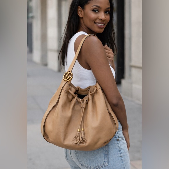 Gucci Handbags - Gucci Vintage Elegant Tan Leather Women's Bag